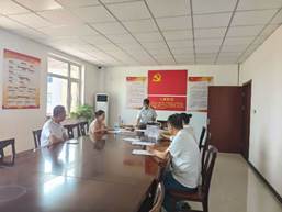 会议室里的人们AI 生成的内容可能不正确。