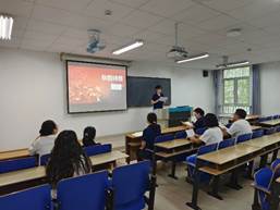 会议室里的人们AI 生成的内容可能不正确。