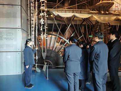 ce569119857dc0bb669d5384d980e474_origin